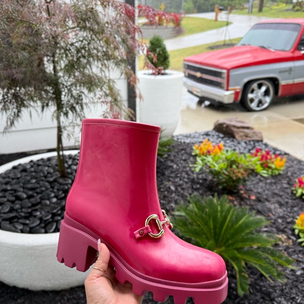 Gucci Women's Pink Ankle Boots - Picture 9 of 10